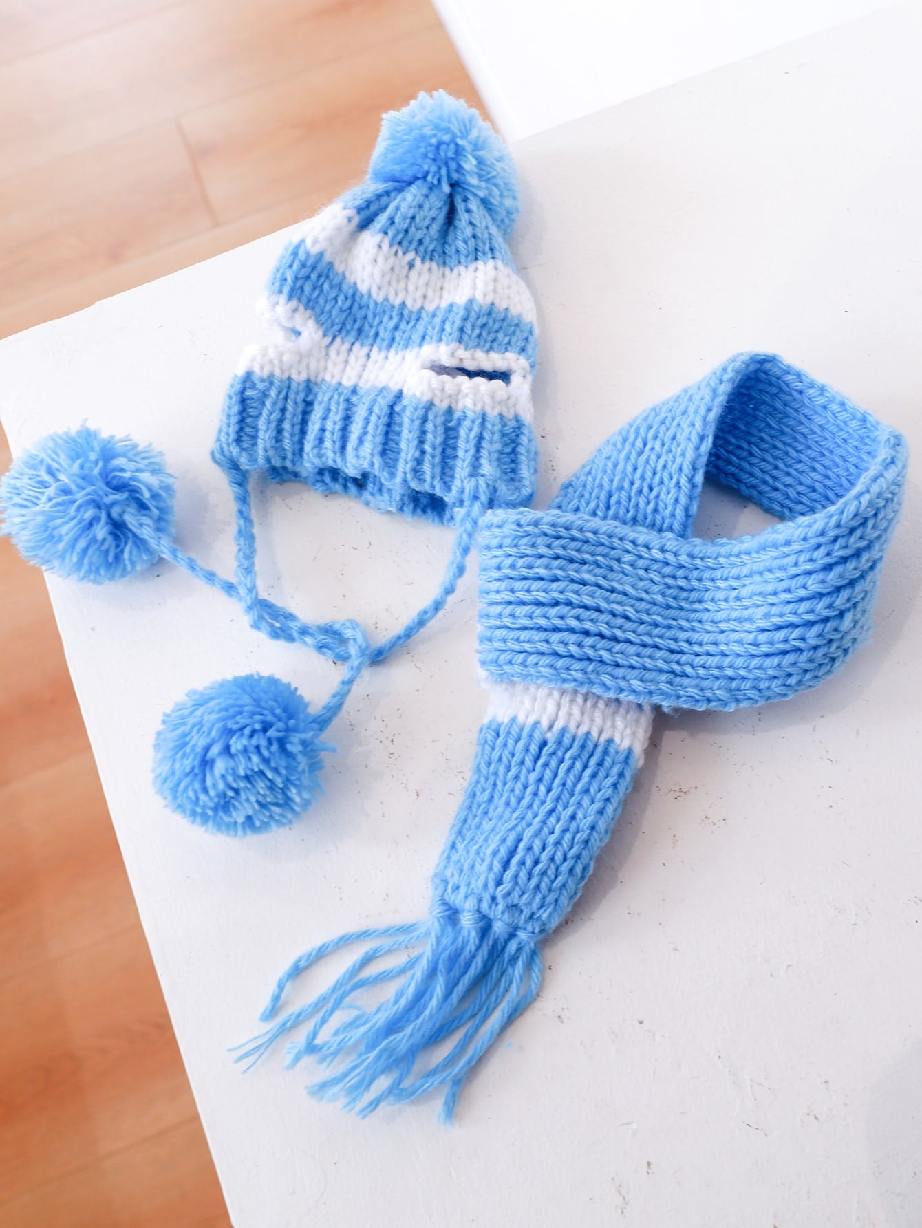 1pc Striped Pattern Scarf 1pc Pompom Decor Hat