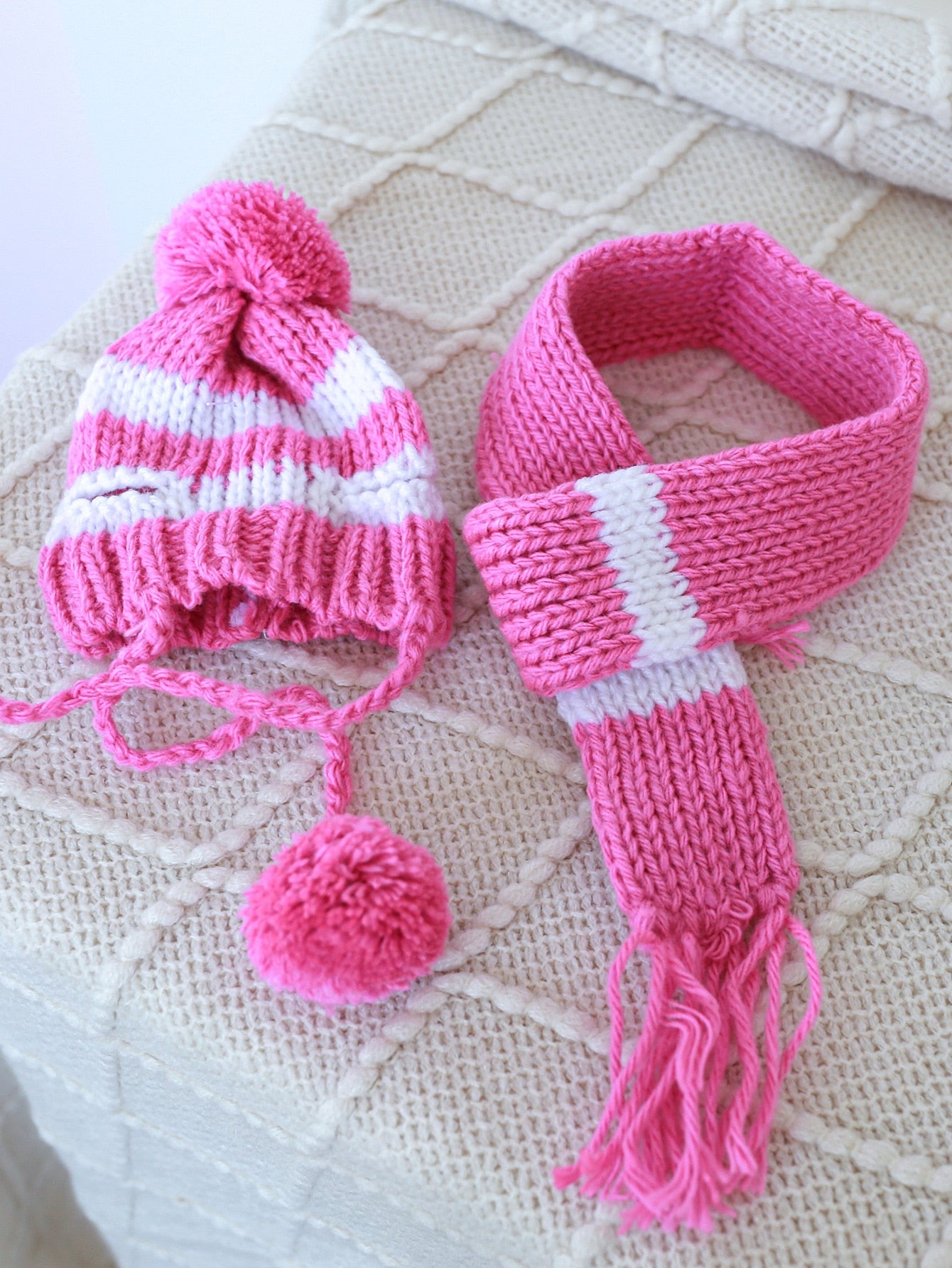 1pc Striped Pattern Scarf 1pc Pompom Decor Hat